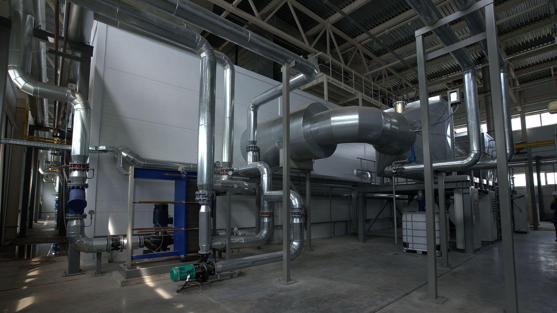 Слайд 3: Энергоцентр состоит из 8 энергоблоков и является одним из крупнейших энергоцентров в России.
Особенностью работы энергоц...